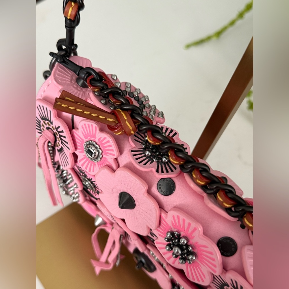 COACH 1941 Wild Tea Rose Dinky Petal Pink ~ EUC - Picture 6 of 15